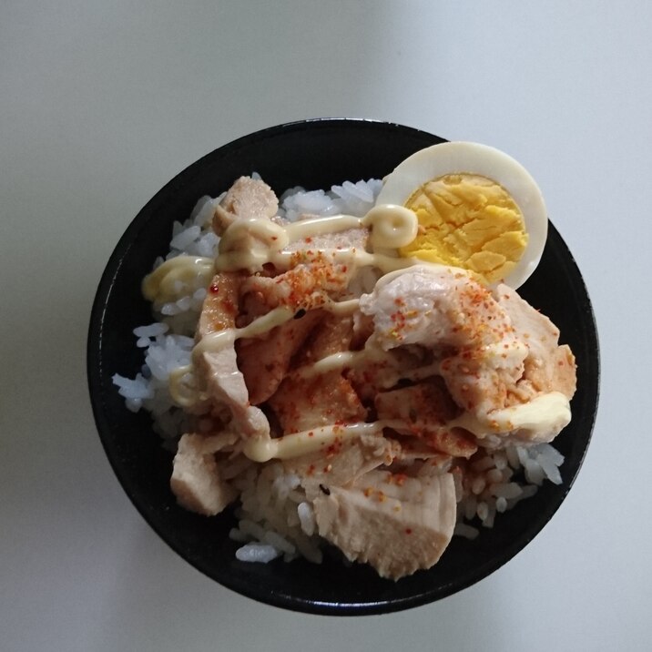 サラダチキンでチャーシュー風丼♪